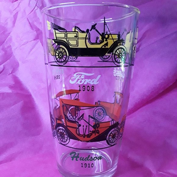 VINTAGE HAZEL ATLAS - 1960’s 24 oz GLASS TUMBLER FEATURING CLASSIC CARS - Picture 3 of 5